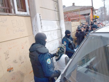 Proxeneţi din gaşca „mamei Semilia”, condamnaţi la închisoare